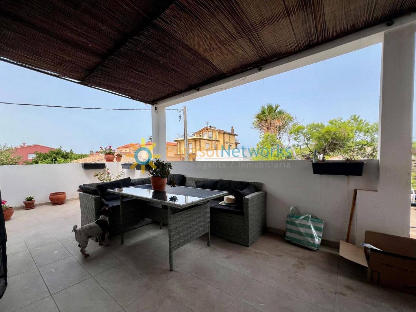 3 soveværelse Lejlighed til leje i Oliva - € 750 (Ref: 9606531)