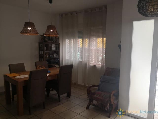 4 makuuhuone Omakotitalo myytävänä paikassa La Font d'En Carròs - 160 000 € (Ref: 9606811)