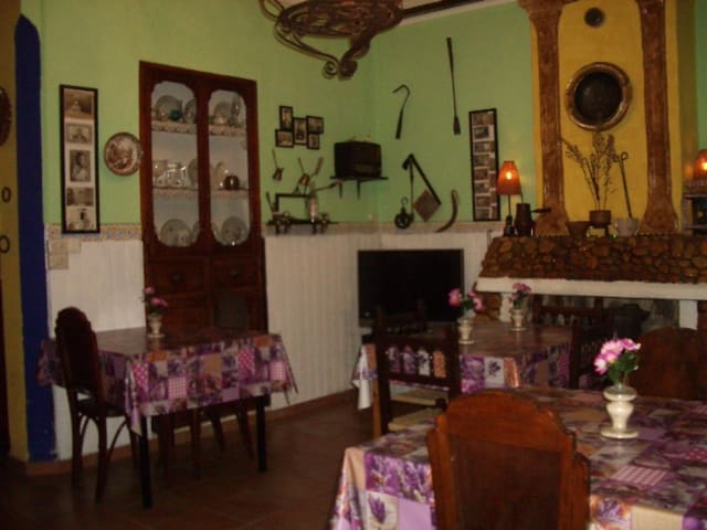 6 bedroom Townhouse for sale in Benisuera - € 120,000 (Ref: 9628354)