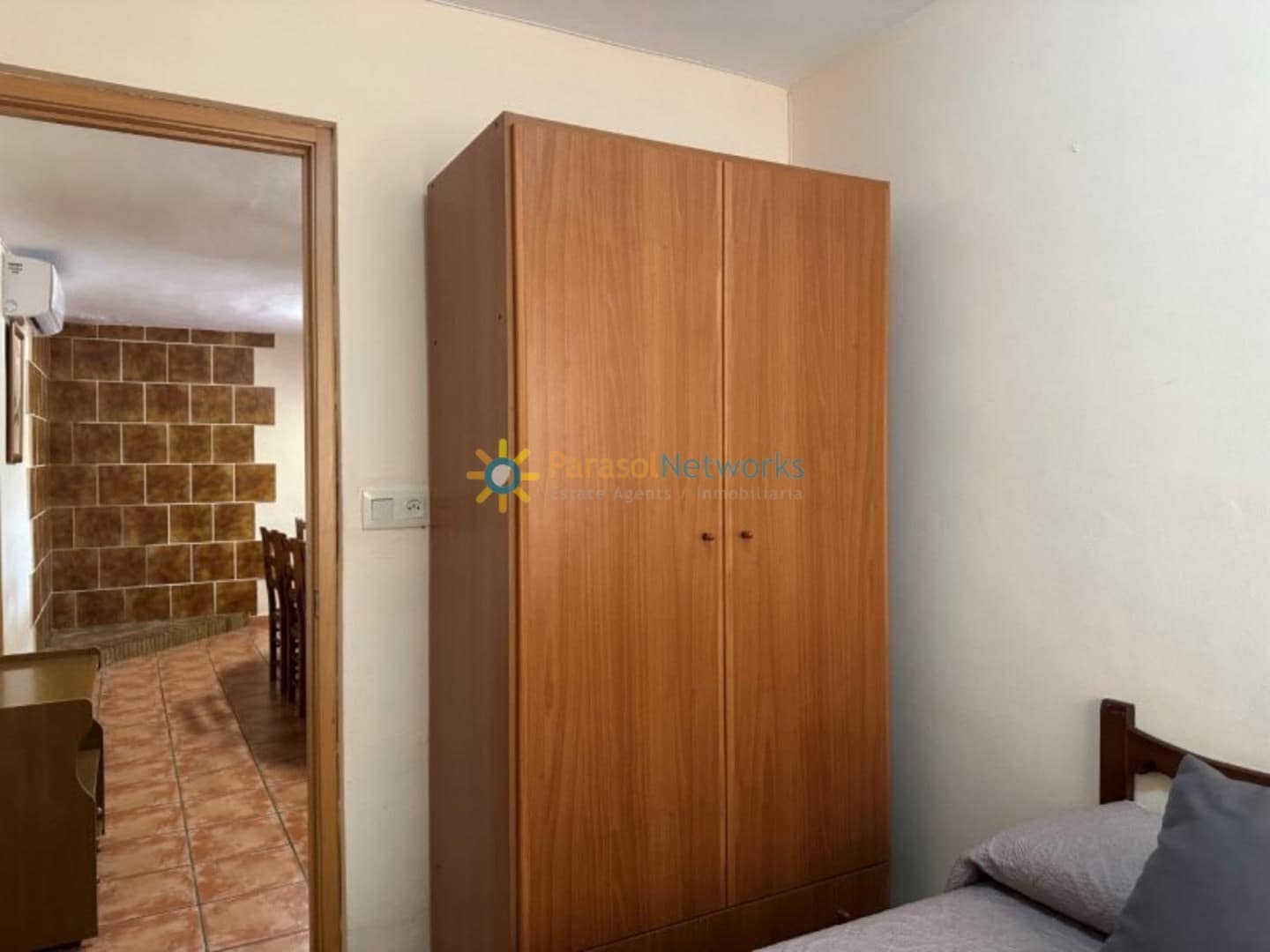 3 bedroom Villa for sale in Ontinyent with garage - € 160,000 (Ref: 9634926)