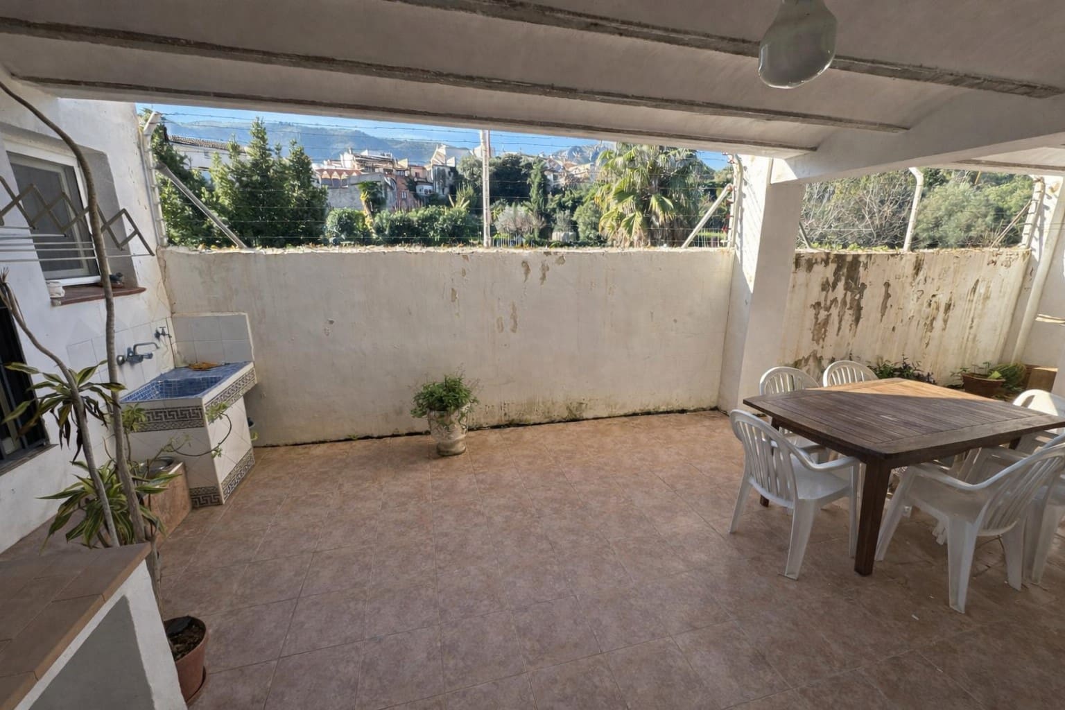 7 makuuhuone Huvila myytävänä paikassa L'Atzuvia mukana 
autotalli - 350 000 € (Ref: 9650333)