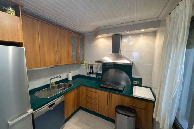 7 makuuhuone Huvila myytävänä paikassa L'Atzúvia mukana 
autotalli - 350 000 € (Ref: 9650333)