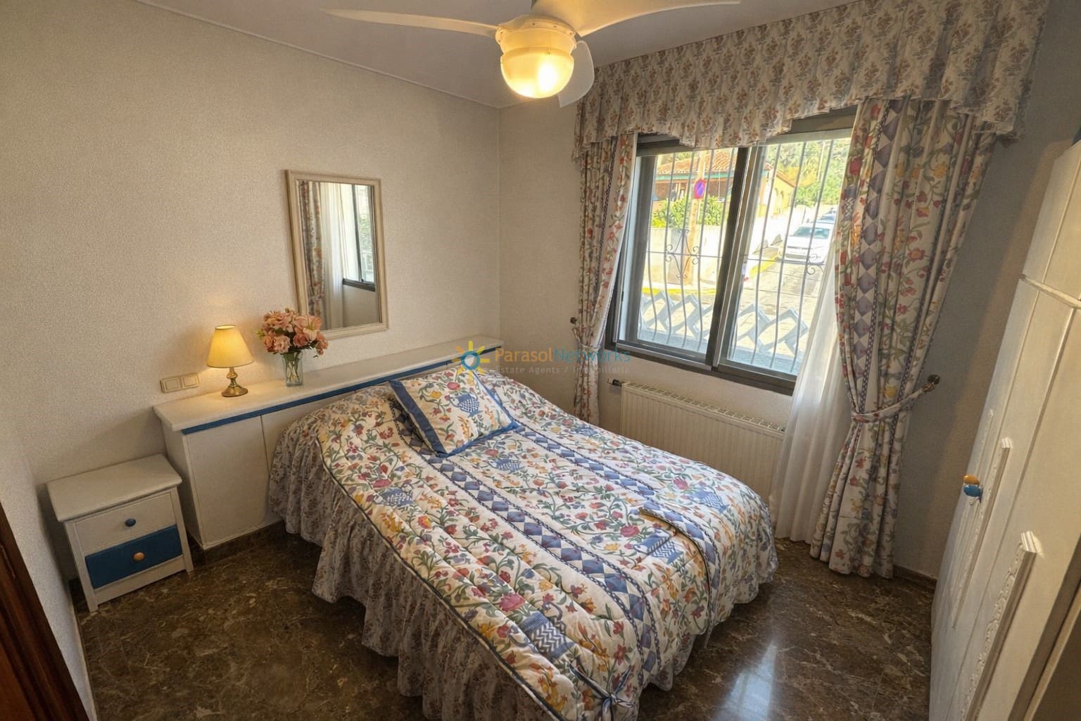 7 makuuhuone Huvila myytävänä paikassa L'Atzuvia mukana 
autotalli - 350 000 € (Ref: 9650333)