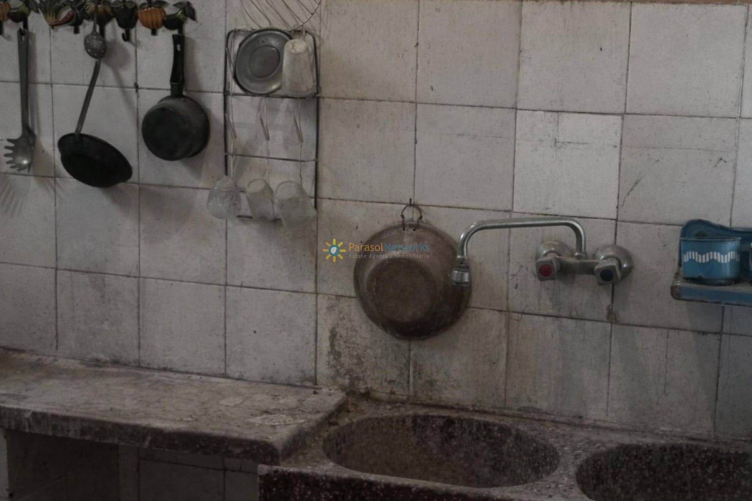 5 bedroom Townhouse for sale in L'Olleria - € 70,000 (Ref: 9654441)