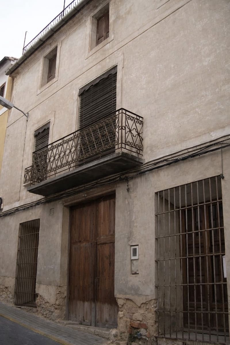 5 bedroom Townhouse for sale in L'Olleria - € 70,000 (Ref: 9654441)