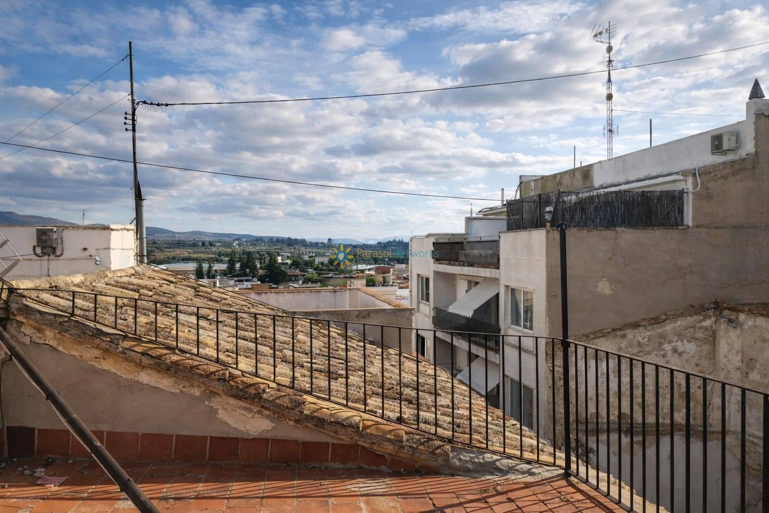 5 bedroom Townhouse for sale in L'Olleria - € 70,000 (Ref: 9654441)