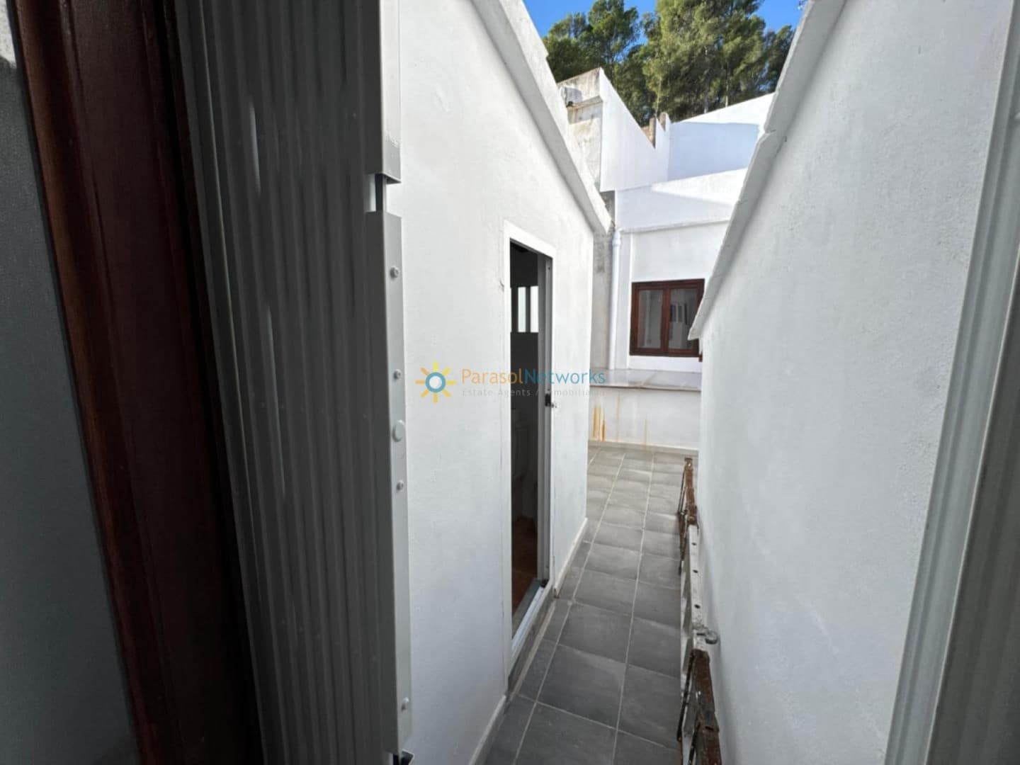 3 makuuhuone Omakotitalo myytävänä paikassa Oliva - 157 000 € (Ref: 9654443)