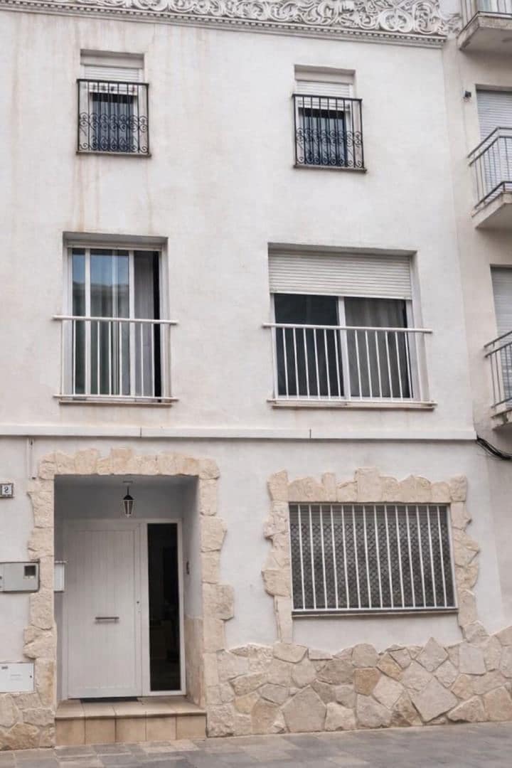 Casa de 4 habitaciones en La Font d'En Carròs en venta - 160.000 € (Ref: 9656381)
