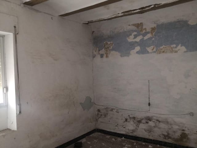 Casa de 5 habitaciones en Benigánim en venta con garaje - 45.000 € (Ref: 9658011)