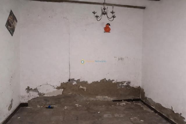 Casa de 5 habitaciones en Benigánim en venta con garaje - 45.000 € (Ref: 9658011)