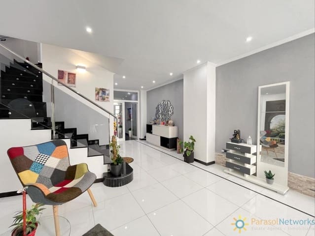 Casa de 4 habitaciones en Rafelcofer en venta - 250.000 € (Ref: 9672088)