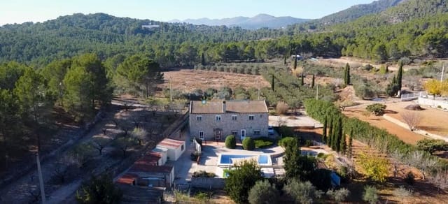 Chalet de 6 habitaciones en L'Olleria en venta con piscina garaje - 495.000 € (Ref: 9675933)