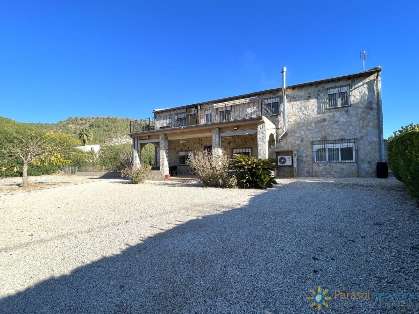 Chalet de 6 habitaciones en L'Olleria en venta con piscina garaje - 495.000 € (Ref: 9675933)