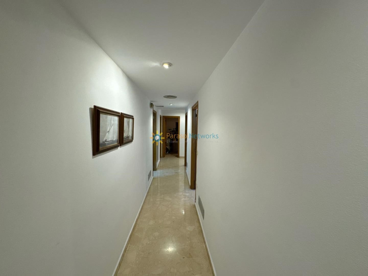 8 slaapkamer Kantoor te koop in Oliva - € 175.000 (Ref: 9678129)