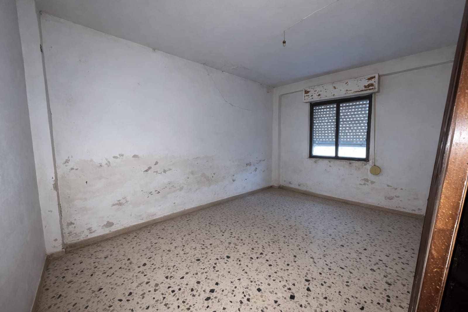 3 bedroom Villa for sale in L'Olleria - € 60,000 (Ref: 9683906)