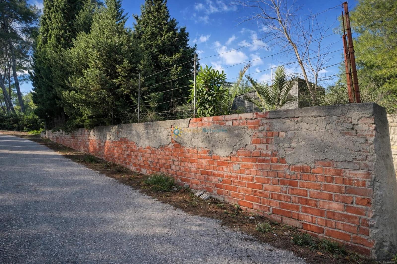 3 bedroom Villa for sale in L'Olleria - € 60,000 (Ref: 9683906)