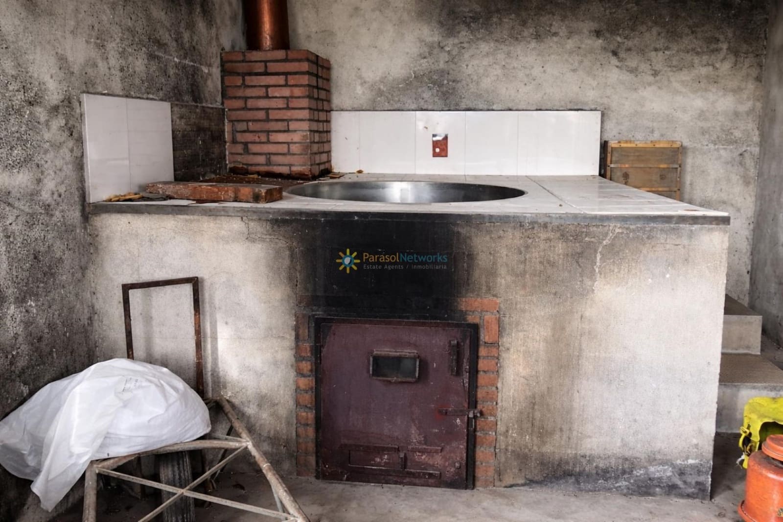 Villa for sale in Beniganim with garage - € 88,000 (Ref: 9694527)