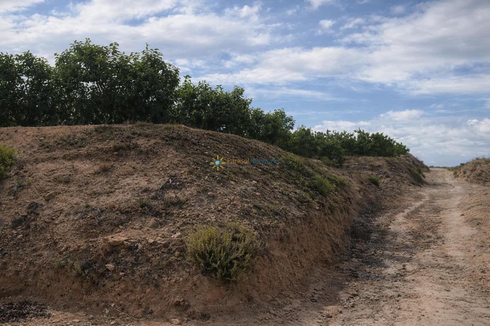 Villa for sale in Beniganim with garage - € 88,000 (Ref: 9694527)