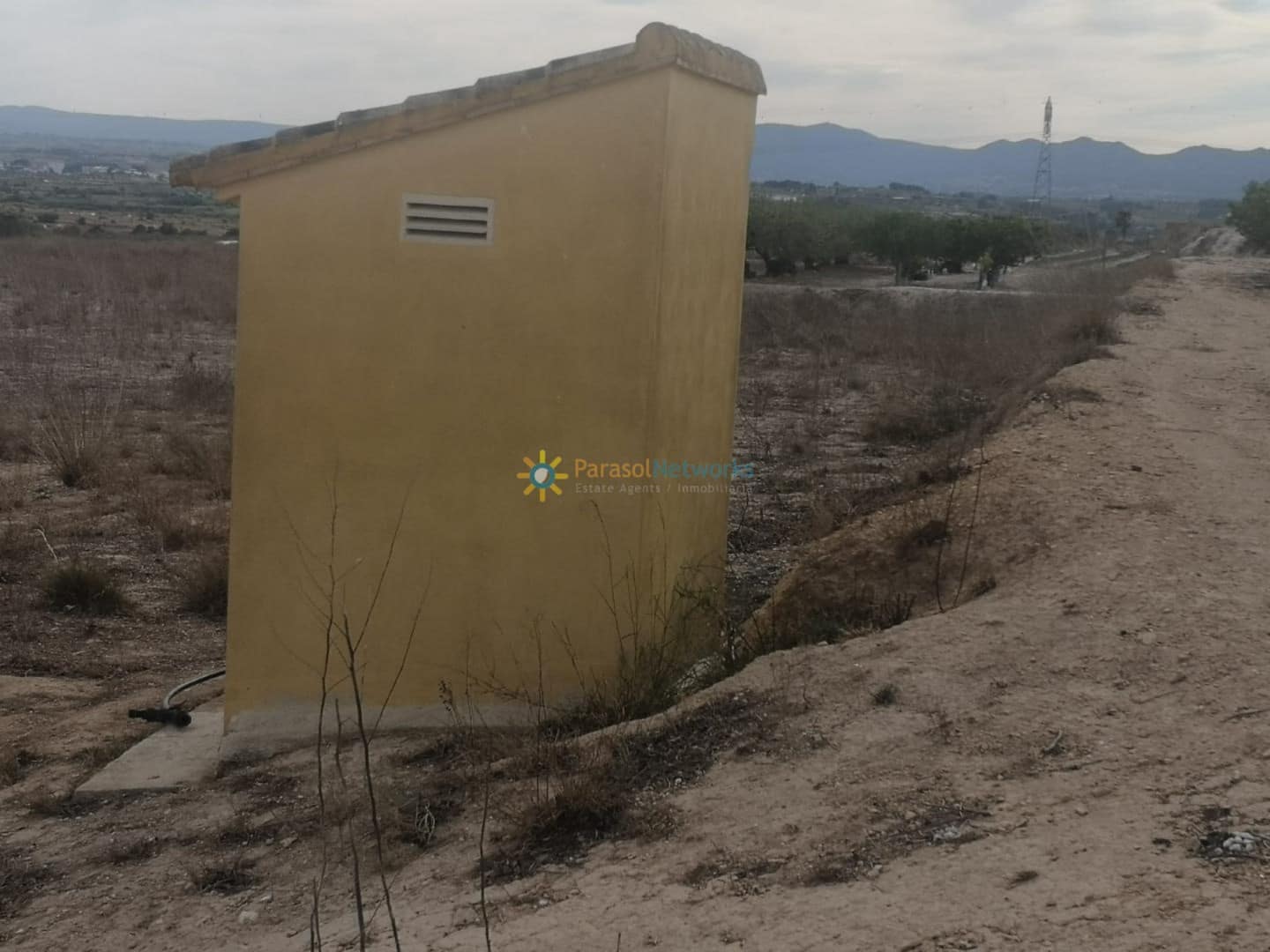 Grunde uden byggetilladelser til salg i Beniganim - € 88.000 (Ref: 9700050)