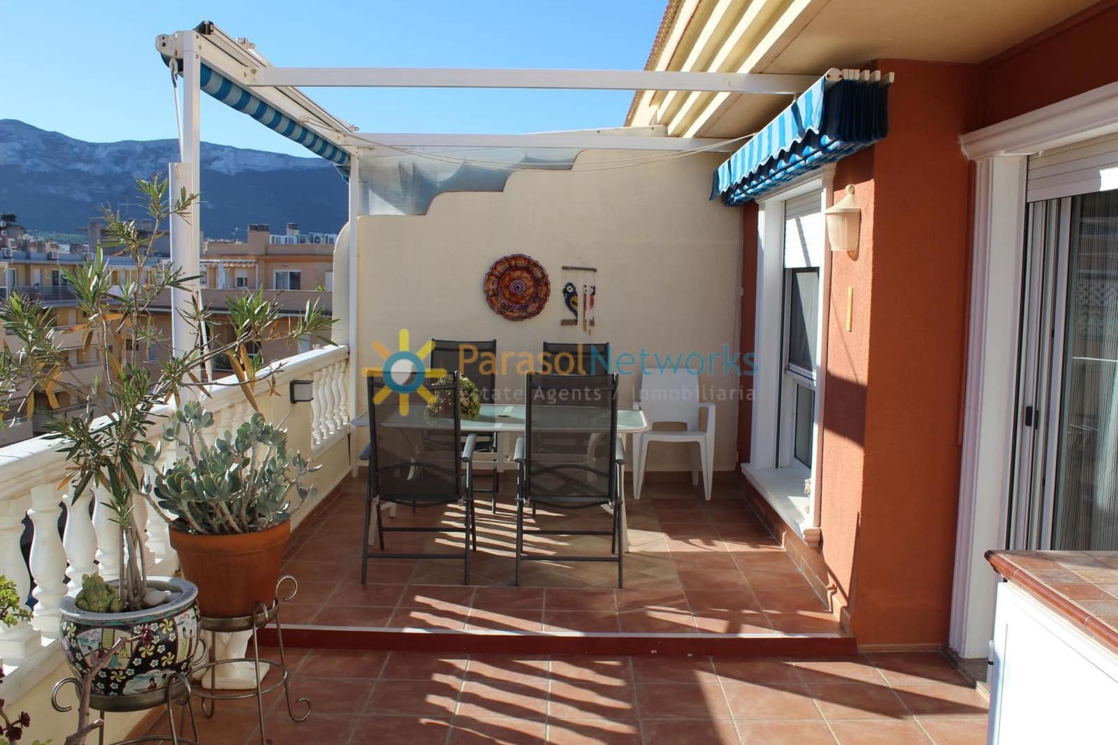 2 bedroom Penthouse for rent in Denia with pool garage - € 750 (Ref: 9700165)