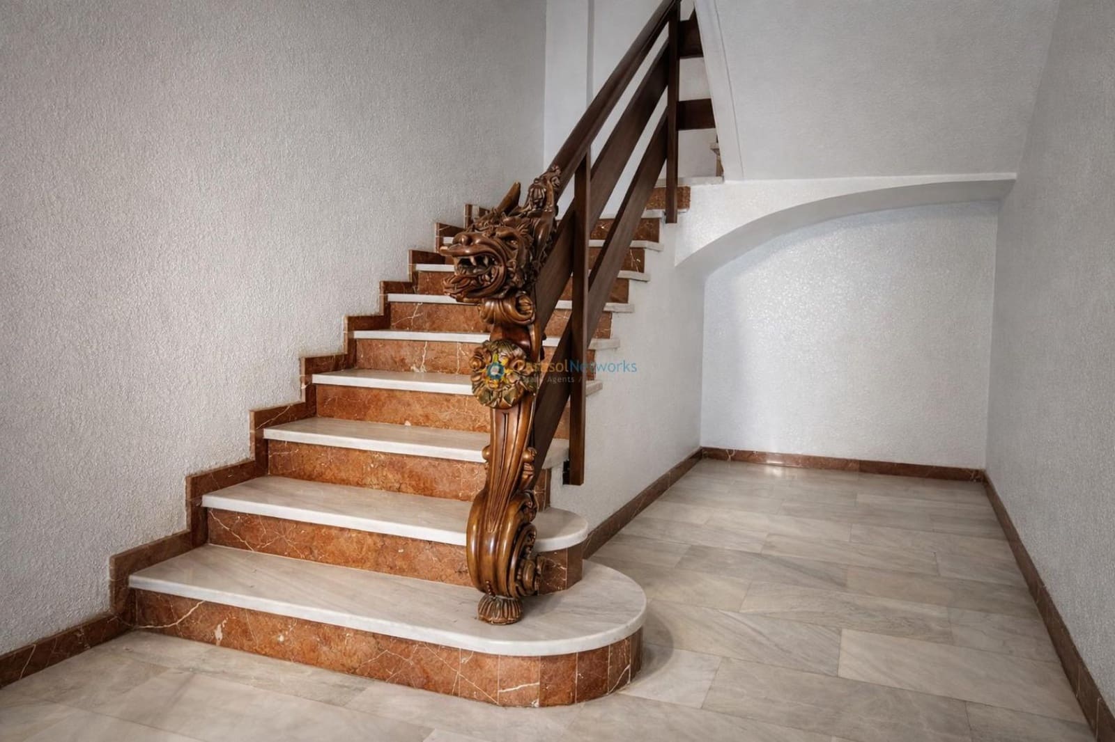 4 bedroom Townhouse for sale in Simat de la Valldigna with garage - € 170,000 (Ref: 9714159)