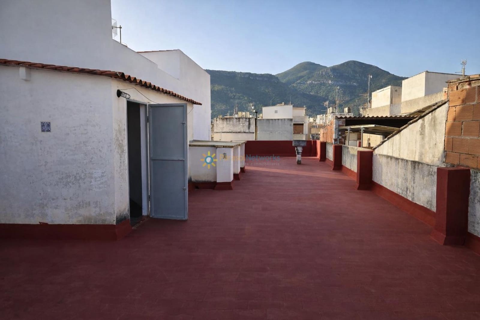 4 bedroom Townhouse for sale in Simat de la Valldigna with garage - € 170,000 (Ref: 9714159)