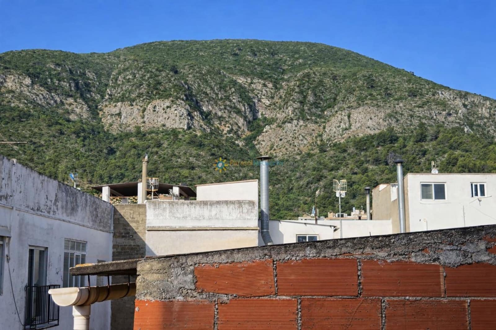 4 bedroom Townhouse for sale in Simat de la Valldigna with garage - € 170,000 (Ref: 9714159)