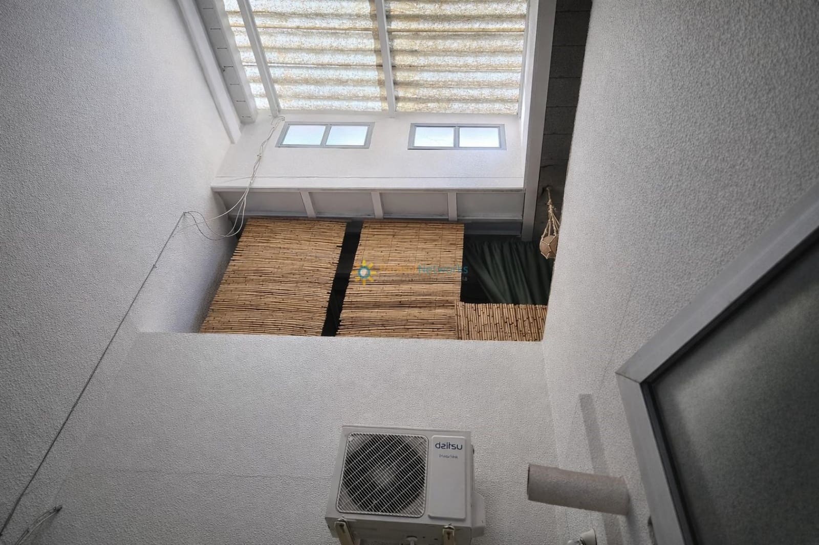 4 bedroom Townhouse for sale in Simat de la Valldigna with garage - € 170,000 (Ref: 9714159)