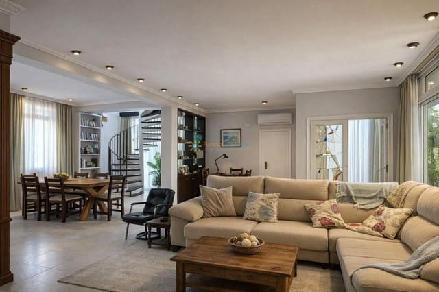 6 bedroom Villa for sale in Ontinyent with pool - € 465,000 (Ref: 9714293)