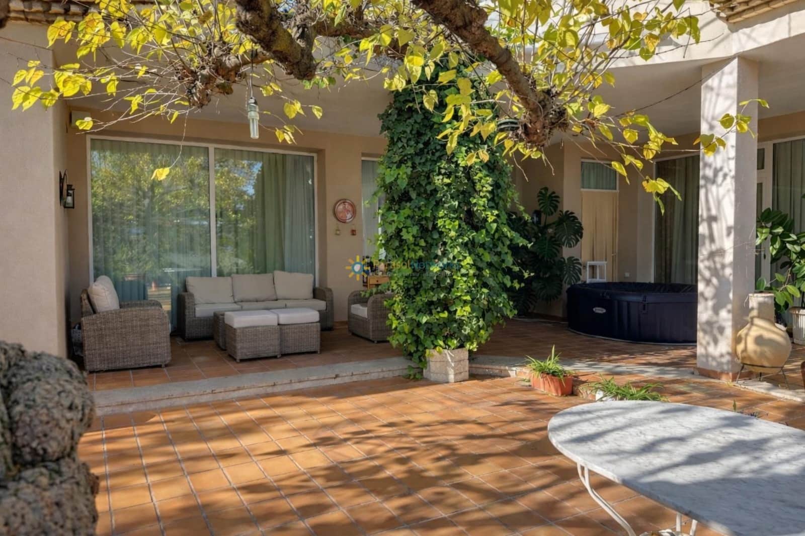 6 bedroom Villa for sale in Ontinyent with pool - € 465,000 (Ref: 9714293)