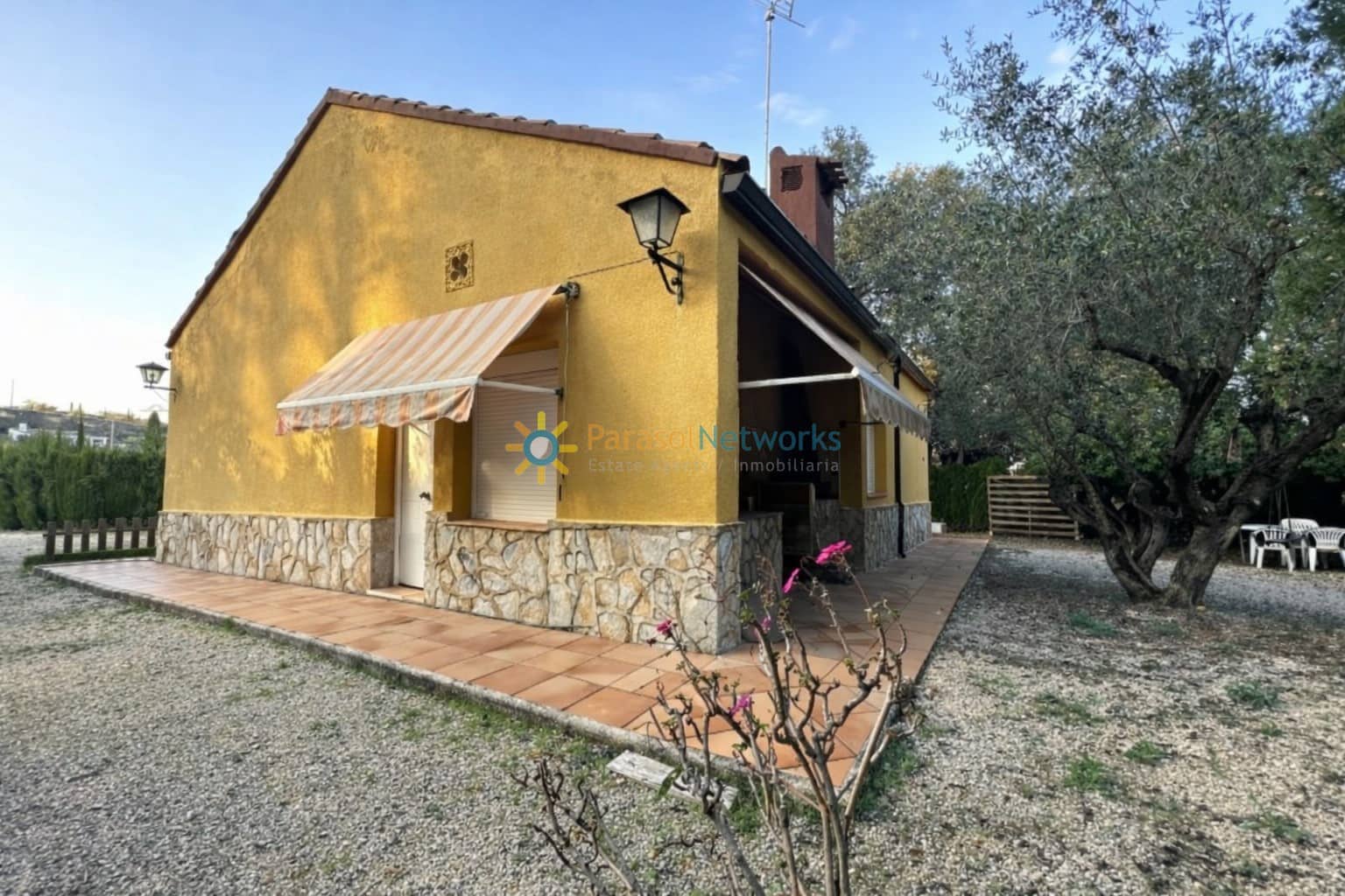 3 bedroom Villa for sale in Ontinyent with pool garage - € 210,000 (Ref: 9719344)