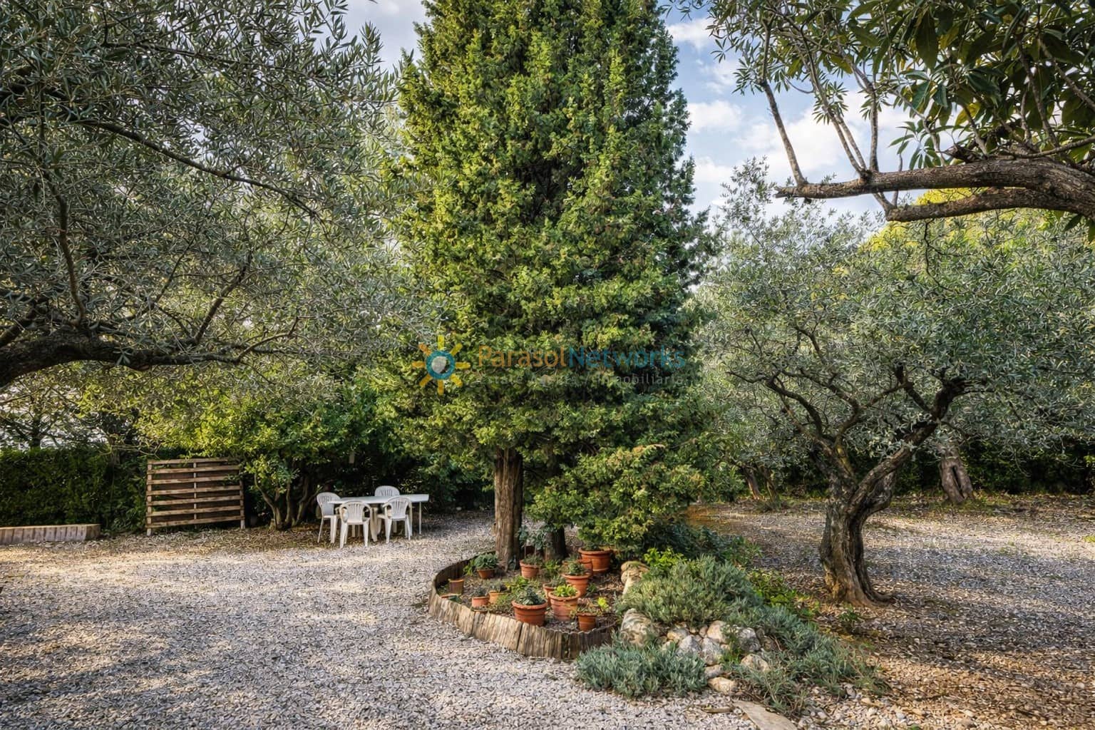 3 bedroom Villa for sale in Ontinyent with pool garage - € 210,000 (Ref: 9719344)