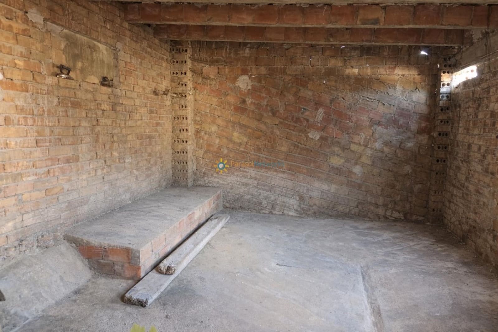 6 bedroom Townhouse for sale in Sumacarcer - € 78,000 (Ref: 9720655)