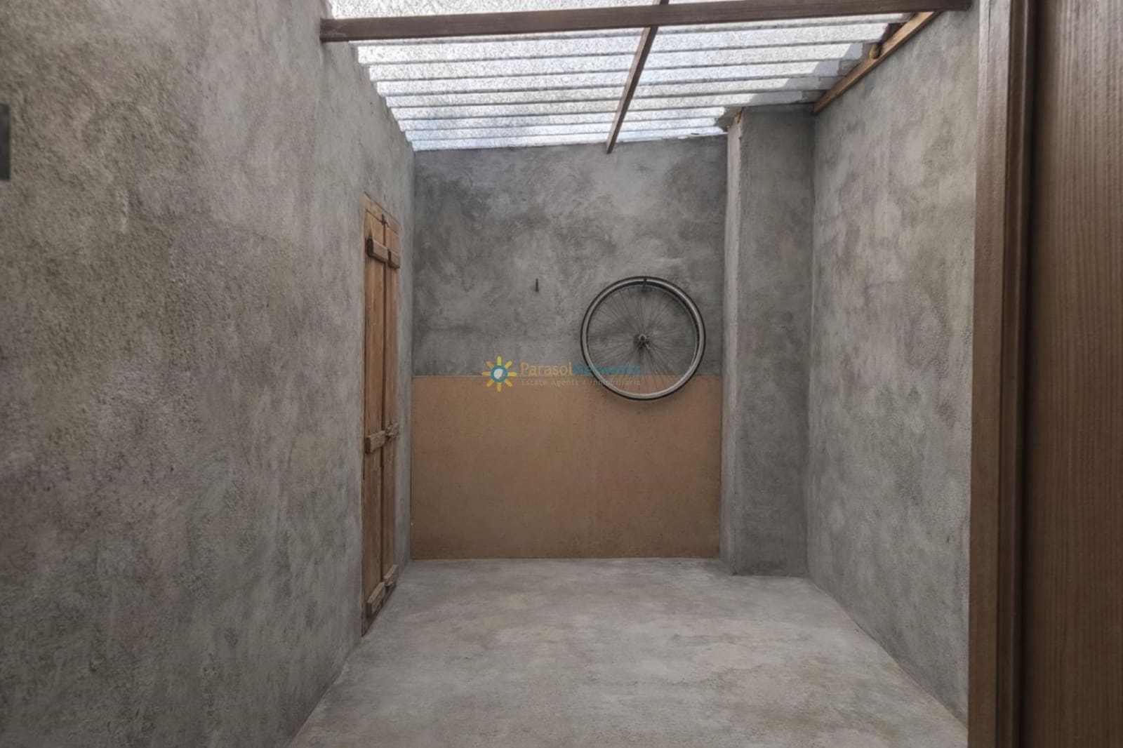 6 bedroom Townhouse for sale in Sumacarcer - € 78,000 (Ref: 9720655)