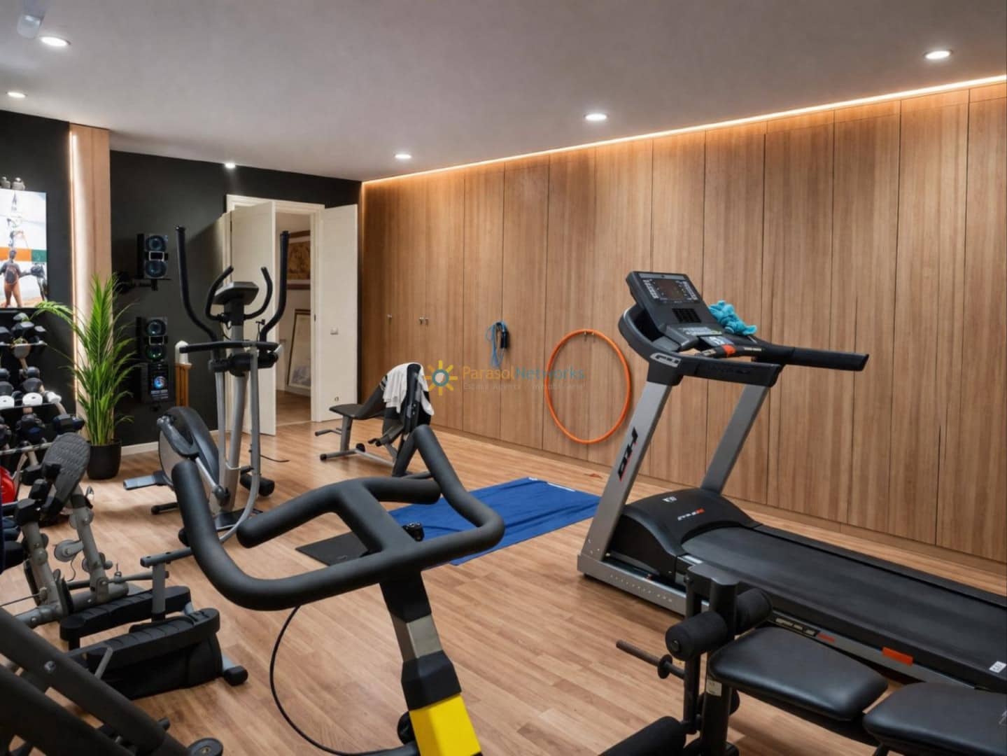 5 bedroom Villa for sale in Gandia with pool garage - € 1,100,000 (Ref: 9725062)