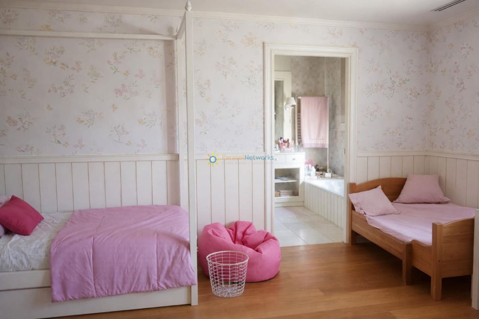 5 bedroom Villa for sale in Gandia with pool garage - € 1,100,000 (Ref: 9725062)