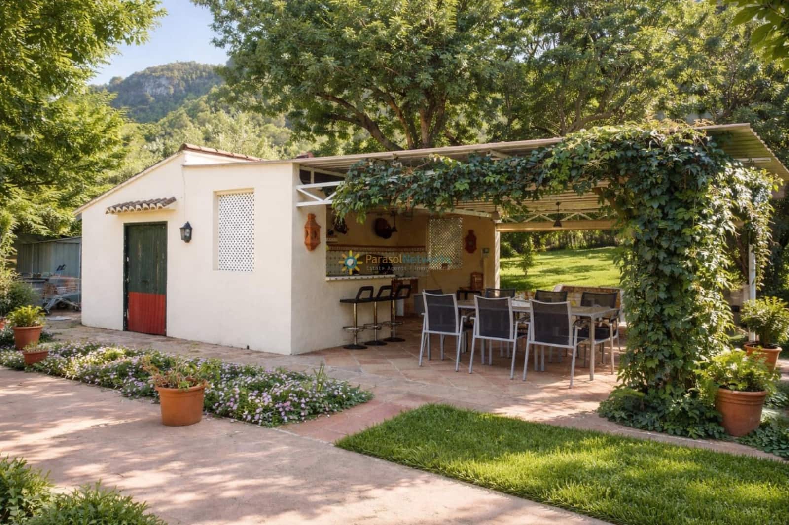 5 bedroom Villa for sale in Gandia with pool garage - € 1,100,000 (Ref: 9725062)