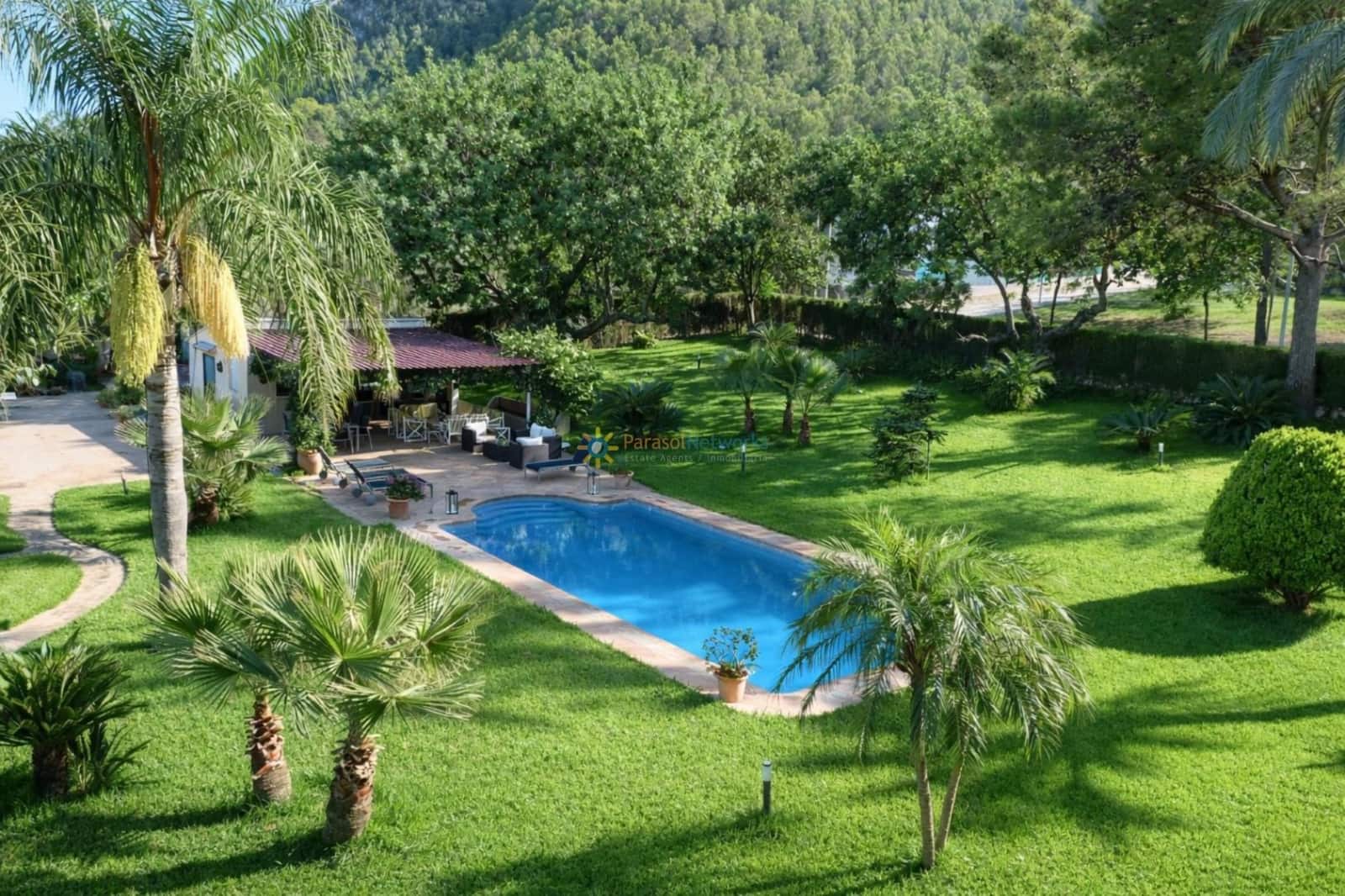 5 bedroom Villa for sale in Gandia with pool garage - € 1,100,000 (Ref: 9725062)