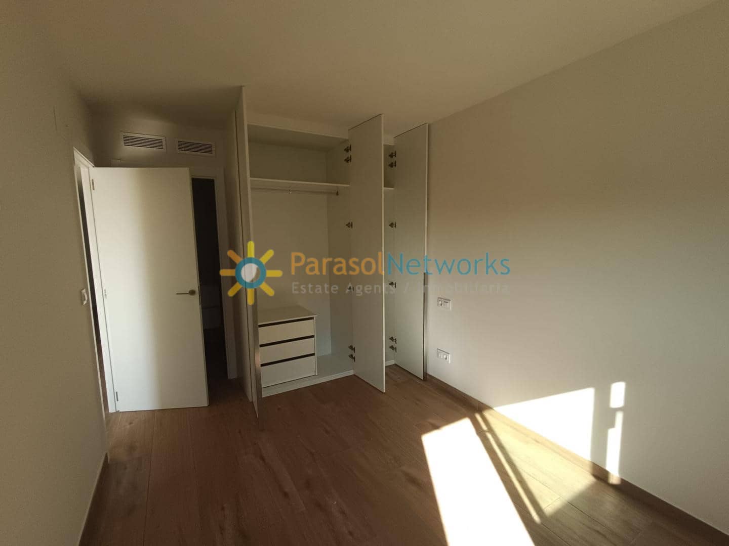 3 bedroom Apartment for rent in Daimus with pool garage - € 1,400 (Ref: 9736015)