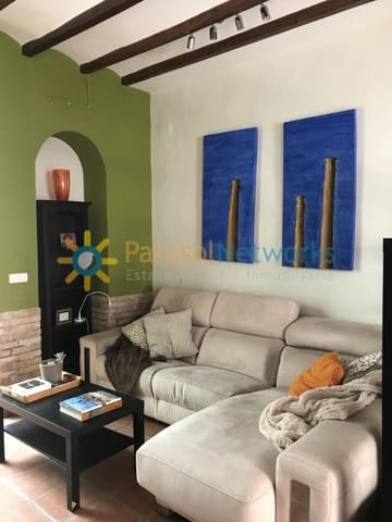 Casa de 3 habitaciones en Oliva en alquiler - 800 € (Ref: 9737062)