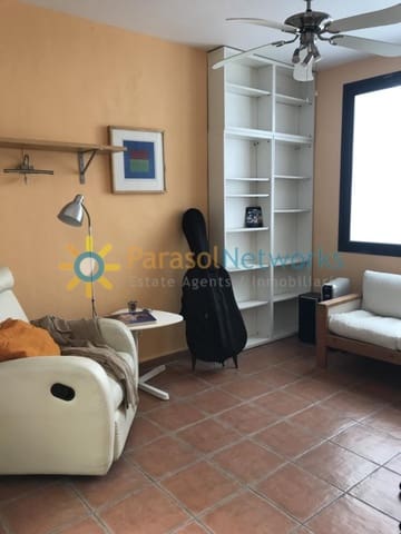 Casa de 3 habitaciones en Oliva en alquiler - 800 € (Ref: 9737062)