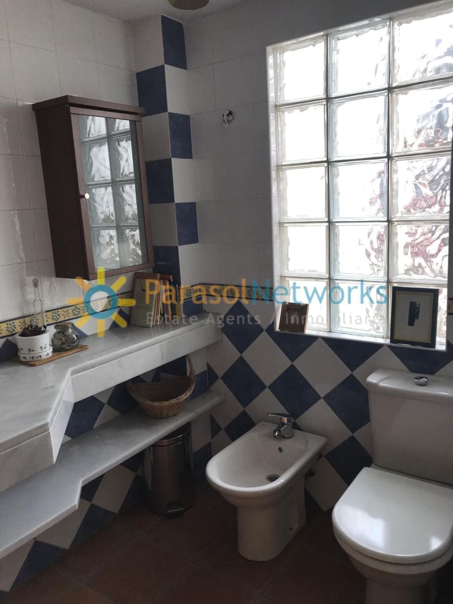 3 bedroom Townhouse for rent in Oliva - € 800 (Ref: 9737062)