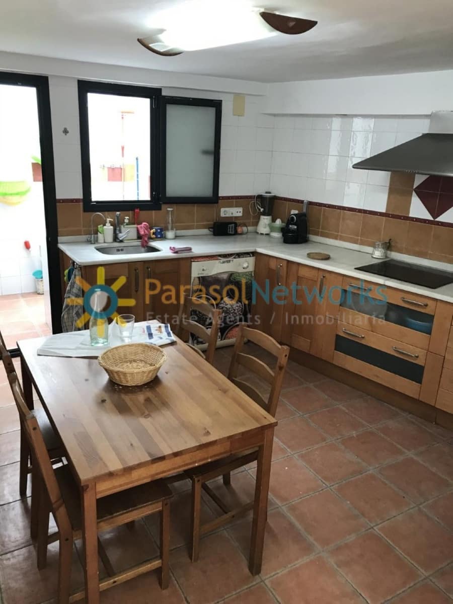 3 bedroom Townhouse for rent in Oliva - € 800 (Ref: 9737062)