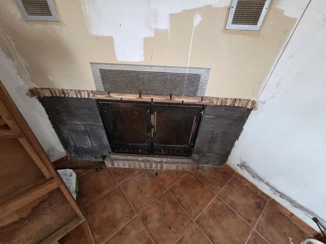 Maalaistalo myytävänä paikassa Senyera - 65 000 € (Ref: 9737175)