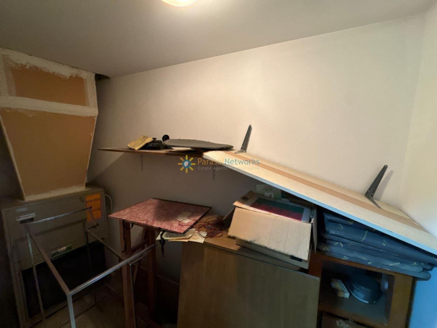 Local Comercial de 8 habitaciones en Oliva en venta - 175.000 € (Ref: 9737305)