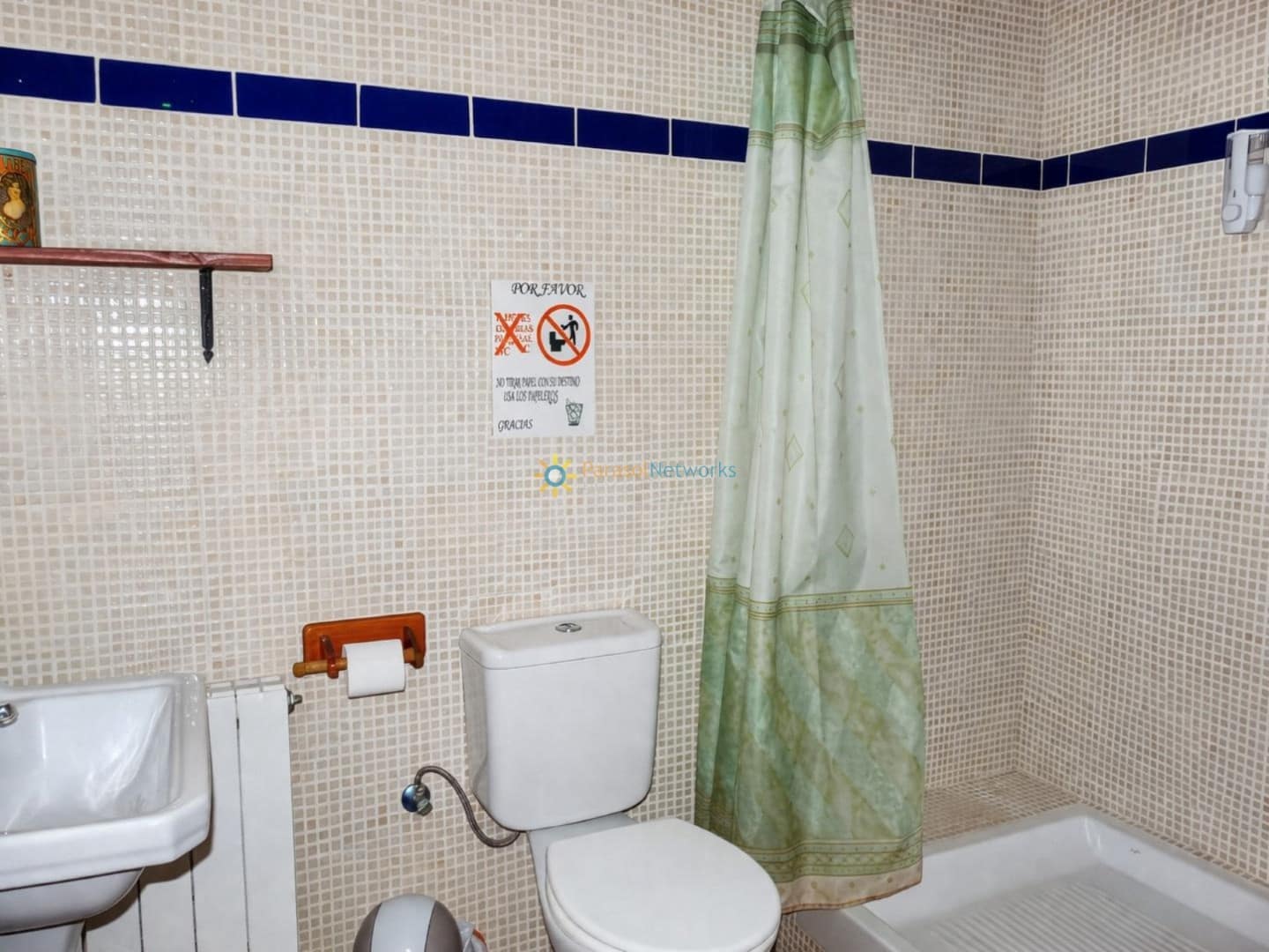 9 soveværelse Hotel til salg i Palomar med swimmingpool - € 290.000 (Ref: 9758228)