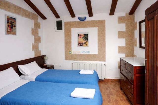 9 soveværelse Hotel til salg i Palomar med swimmingpool - € 290.000 (Ref: 9758228)