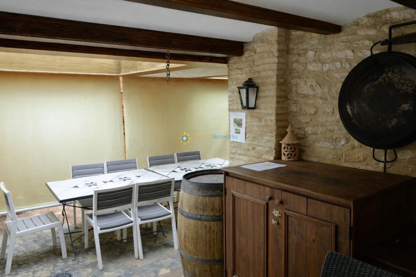 9 soveværelse Hotel til salg i Palomar med swimmingpool - € 290.000 (Ref: 9758228)