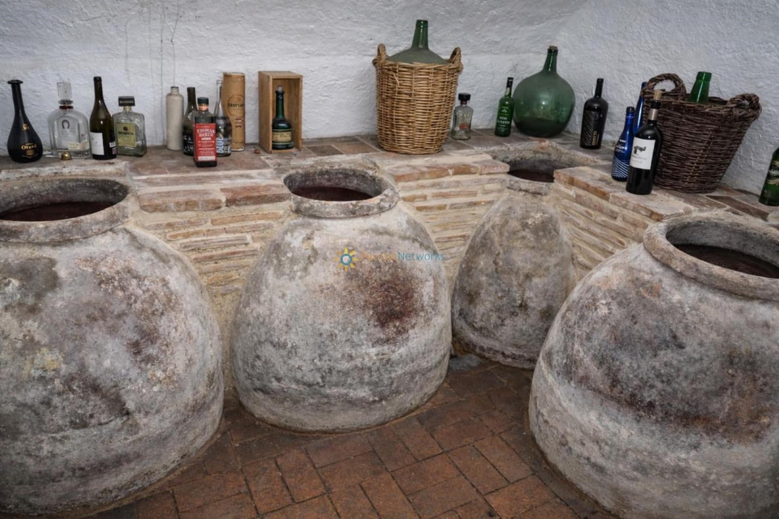 9 soveværelse Hotel til salg i Palomar med swimmingpool - € 290.000 (Ref: 9758228)