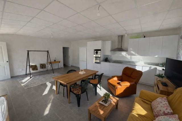 2 soveværelse Villa til salg i Salem med swimmingpool - € 80.000 (Ref: 9761540)